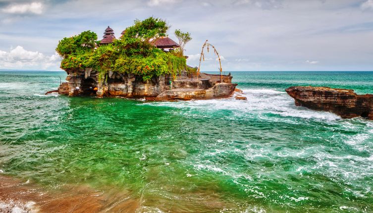 Tanah Lot sea temple bali